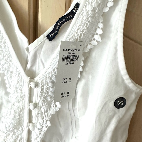 *2/$25 SALE* Abercrombie & Fitch Top - Picture 2 of 3